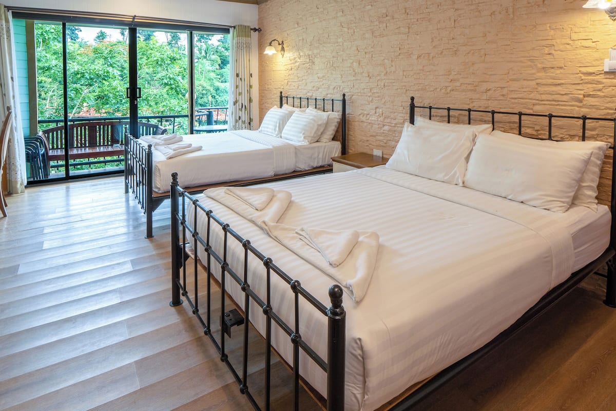 Villa estándar, vista al río | Cortinas blackout, wifi gratis y ropa de cama