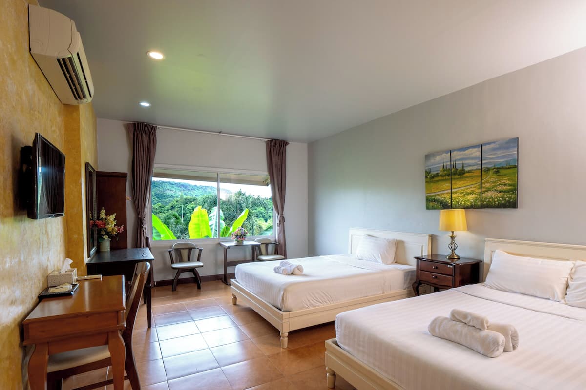 Blackout drapes, WiFi (free), bed sheets