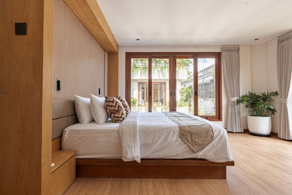 5 bedrooms, iron/ironing board, WiFi, bed sheets