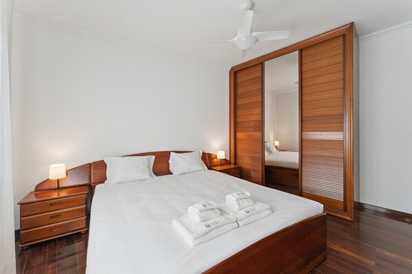 1 bedroom, iron/ironing board, internet, bed sheets