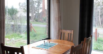 Cozy 2 bedroom house in historic Malmsbury
