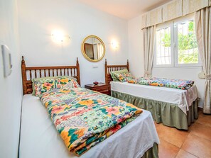 3 Schlafzimmer, Schreibtisch, Internetzugang
