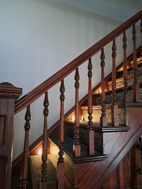 Interior - The Peacock House - Luxury 4 bedroom, 2 bath (Cimarron)