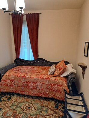 4 bedrooms, desk, iron/ironing board, free WiFi