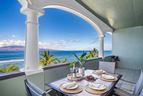 Oceanfront Penthouse Condo w Panoramic Views - Lahaina Shores PH1
