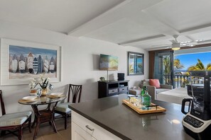 Dining - LS 523 Direct Beachfront Studio with Stunning View (Lahaina)