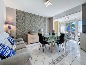 TV - Ker Eric by Interhome (Tharon Plage)