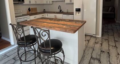 3 Bedroom Charming Ranch Cottage in Logansport close to walking trail