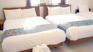 3 bedrooms, desk, iron/ironing board, free WiFi