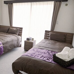 3 bedrooms, desk, iron/ironing board, free WiFi