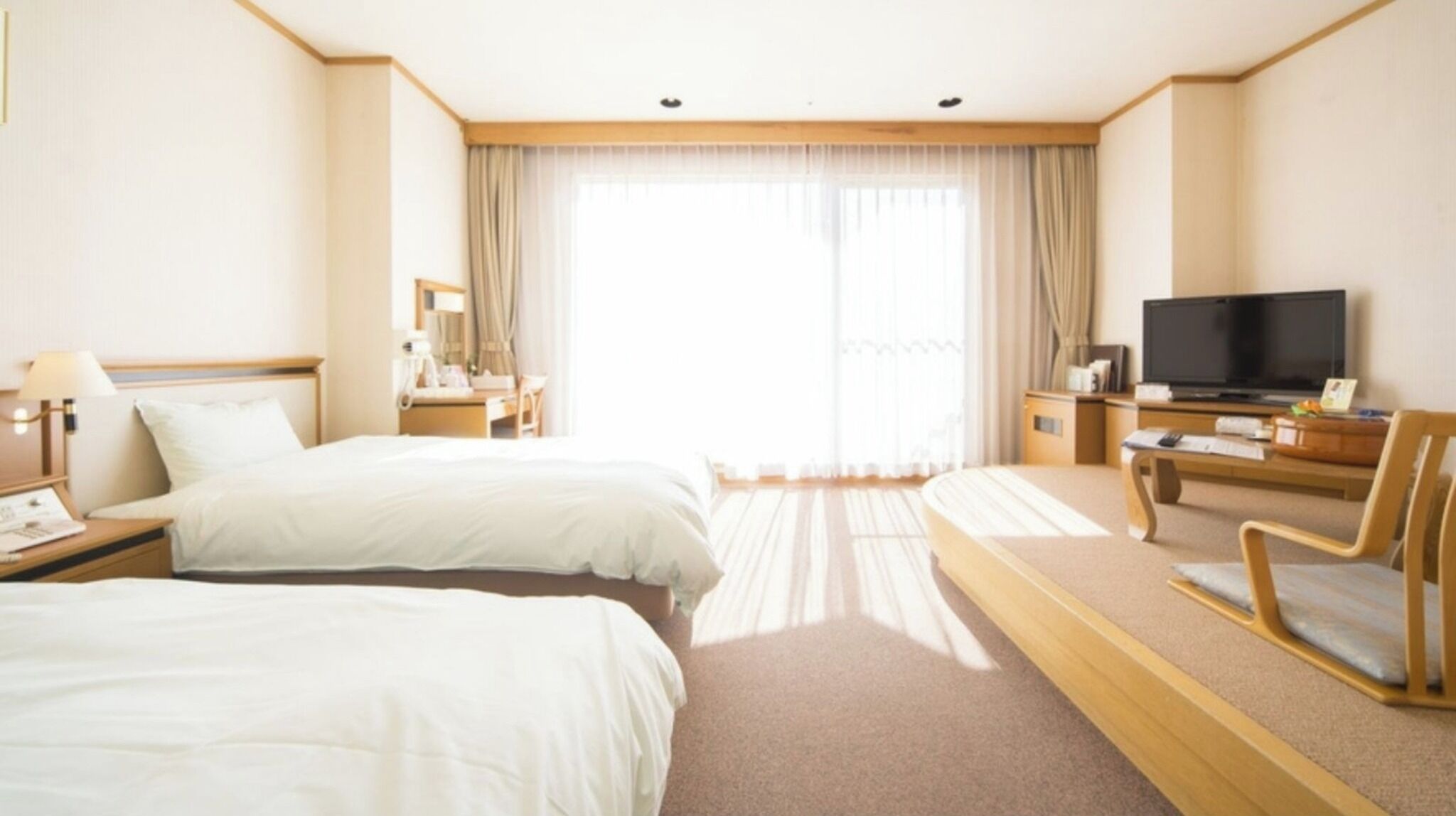 1 habitación, escritorio, tabla de planchar con plancha y wifi gratis 