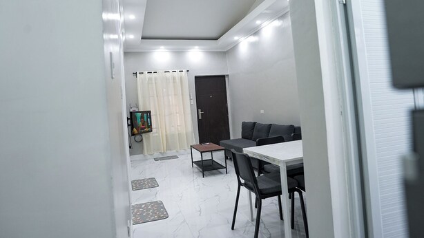Unclassified image, 1 of 15, button - Semi-detached newly renovated home in a friendly neighborhood (Las Piñas)