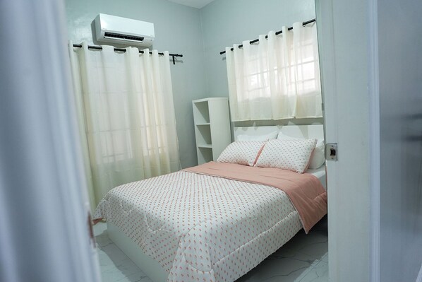 2 bedrooms, WiFi, bed sheets