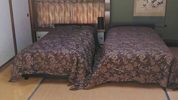 1 bedroom, desk, free WiFi, bed sheets