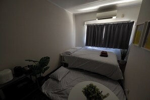 1 bedroom, desk, free WiFi, bed sheets