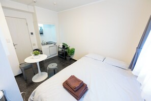 1 bedroom, desk, free WiFi, bed sheets - Open sale  1 room  Free WiFi  22 m  3 minut / Chuo-ku Tokyo (Chuo-ku)