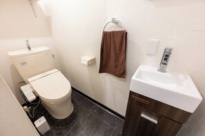 Hair dryer, towels - Open sale  1 room  Free WiFi  22 m  3 minut / Chuo-ku Tokyo (Chuo-ku)