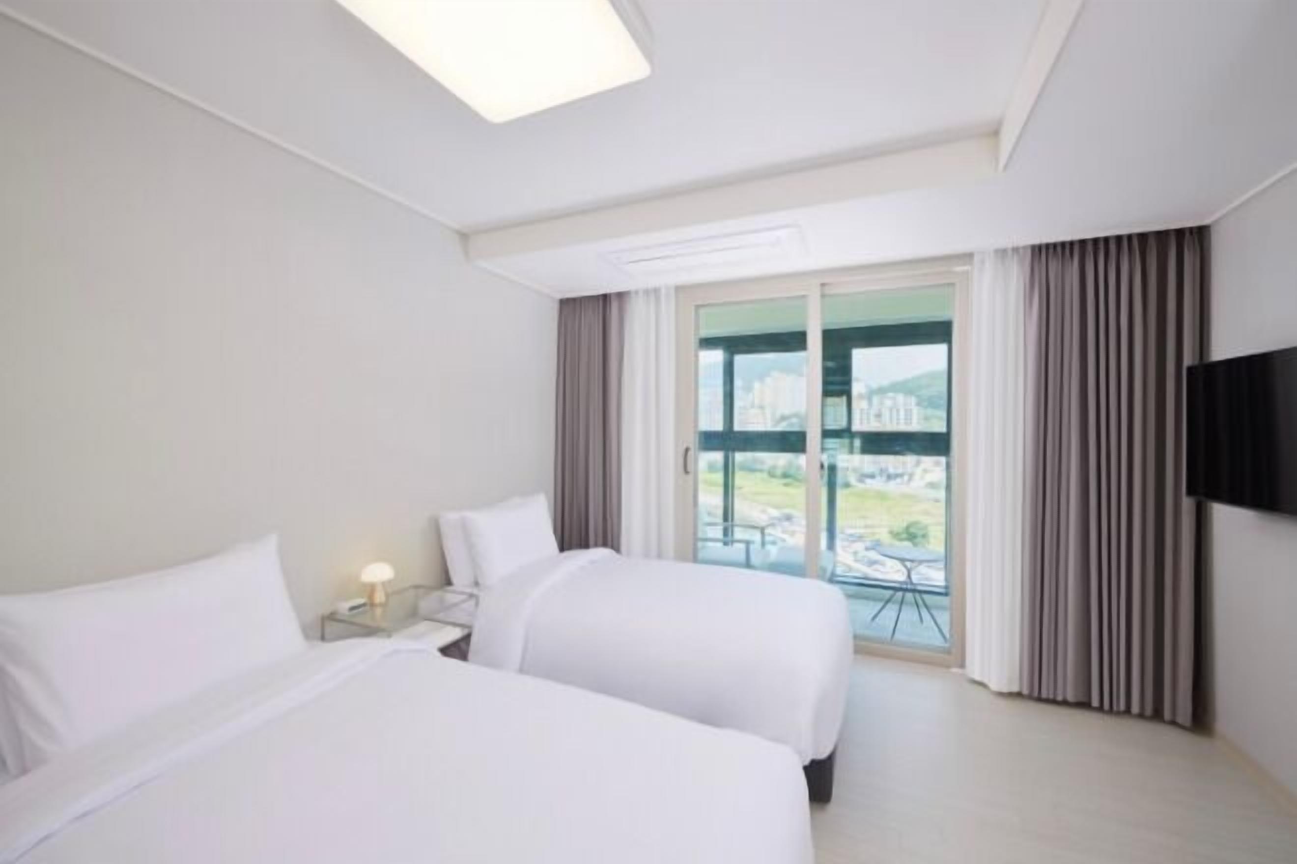 In-room safe, blackout curtains, free WiFi, wheelchair access