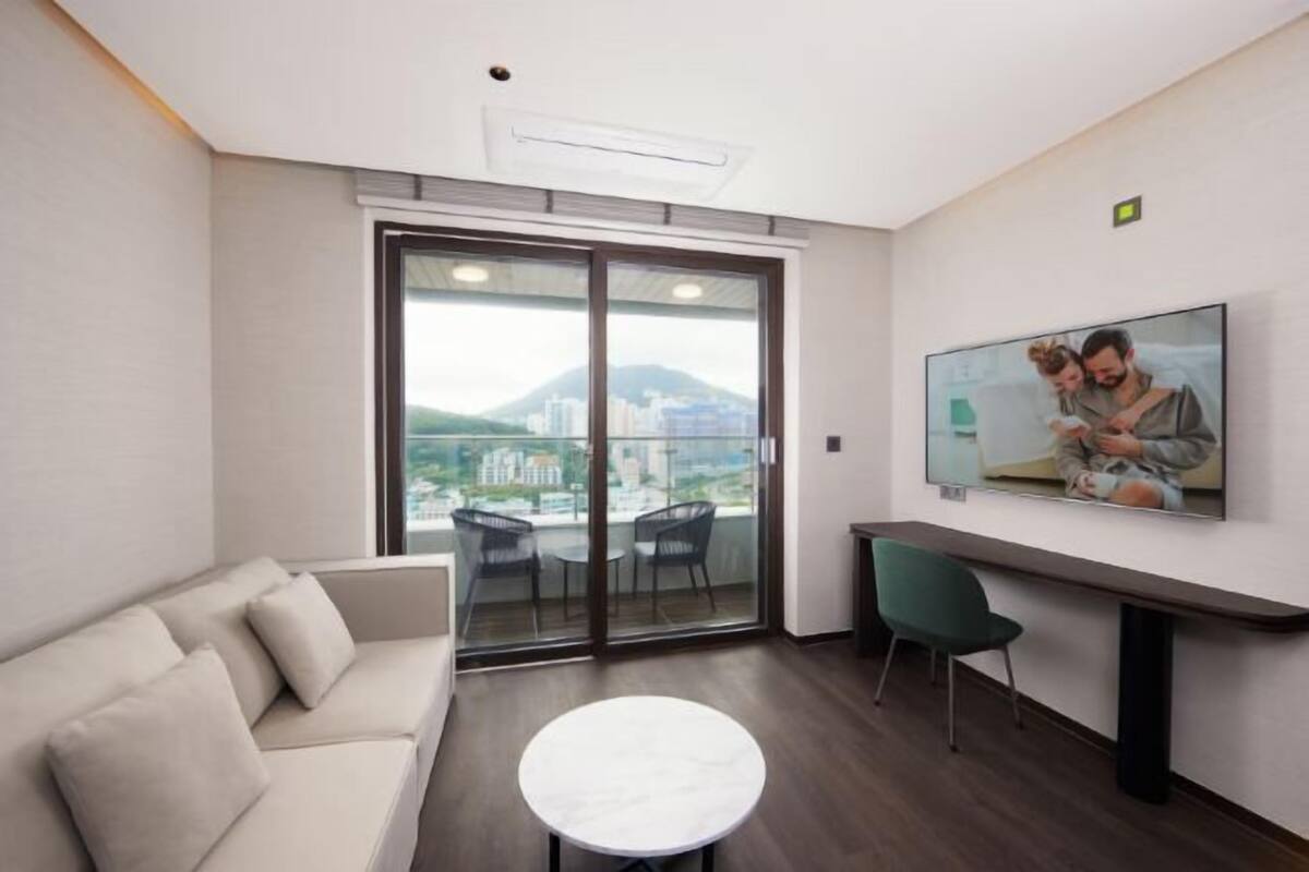 Living area | TV