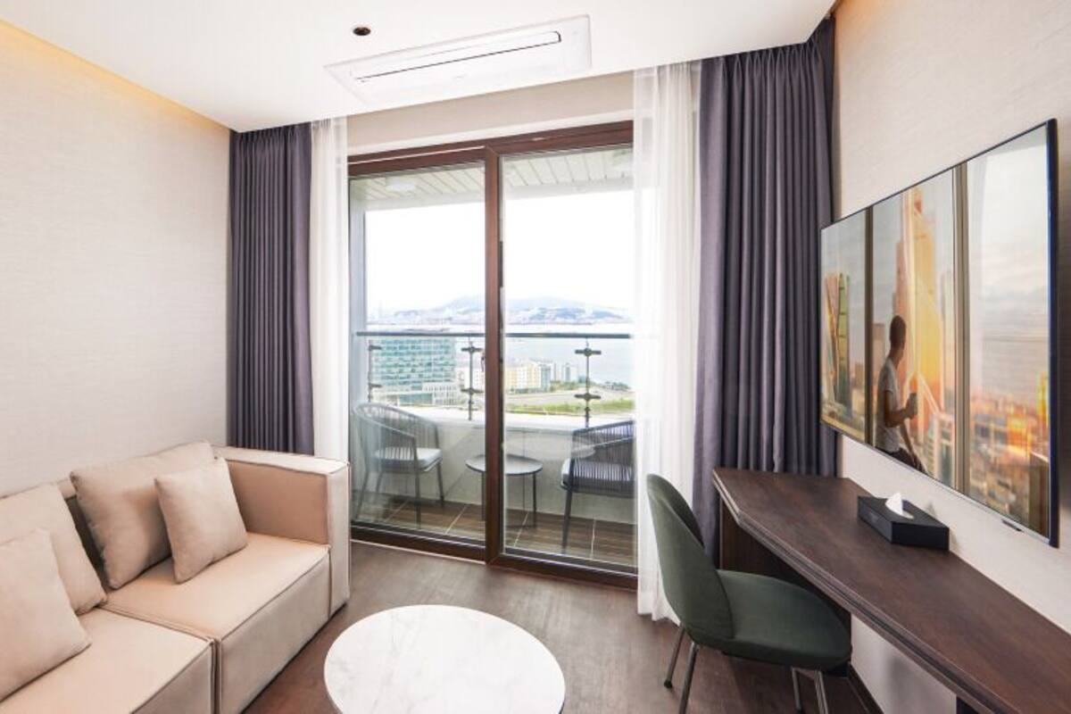 Premier Family Suite Ocean View | Caja fuerte, cortinas opacas, wifi gratis