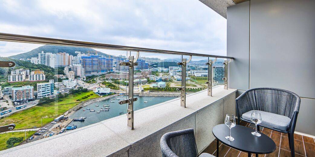 Double Room, 1 Queen Bed, Balcony, City View | In-room safe, blackout drapes, free WiFi, wheelchair access