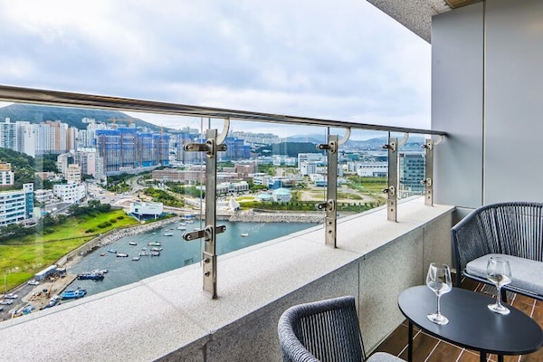 Double Room, 1 Queen Bed, Balcony, City View | In-room safe, blackout curtains, free WiFi, wheelchair access