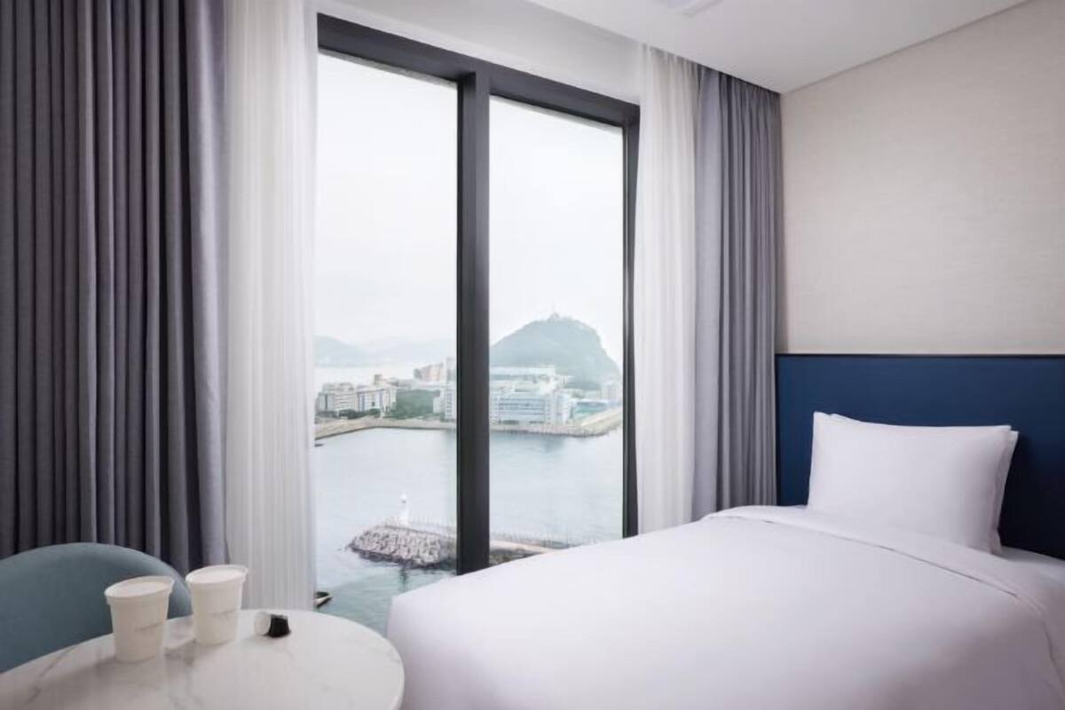 In-room safe, blackout drapes, free WiFi, wheelchair access