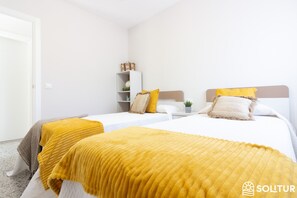 3 Schlafzimmer, Bügeleisen/Bügelbrett, Bettwäsche