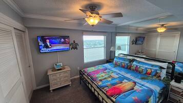 2 bedrooms, iron/ironing board, internet, bed sheets