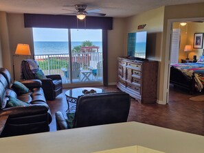 2 chambres, fer et planche à repasser, accès Internet, draps fournis