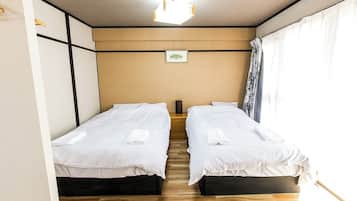 1 bedroom, desk, free WiFi, bed sheets
