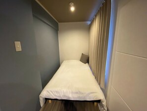 1 bedroom, desk, free WiFi, bed sheets