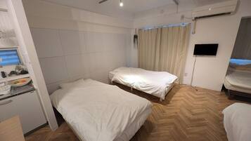 1 dormitorio, escritorio, wifi gratis y ropa de cama