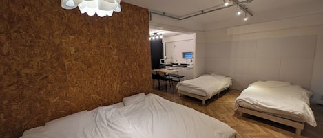 1 bedroom, desk, free WiFi, bed sheets