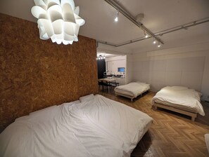 1 bedroom, desk, free WiFi, bed sheets