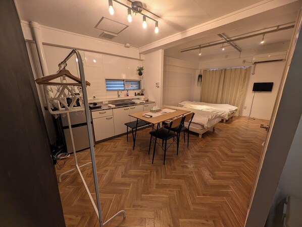 1 bedroom, desk, free WiFi, bed sheets