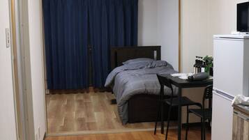 1 bedroom, desk, free WiFi, bed sheets