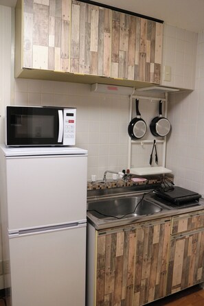 Fridge, microwave, stovetop, electric kettle - Room 302 1 minute walk from Abiko Station on the / Osaka Ōsaka (Osaka)