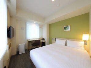 1 bedroom, desk, free WiFi, bed sheets