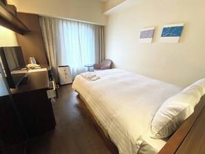 1 chambre, bureau, fer et planche à repasser, accès au Wi-Fi (inclus)