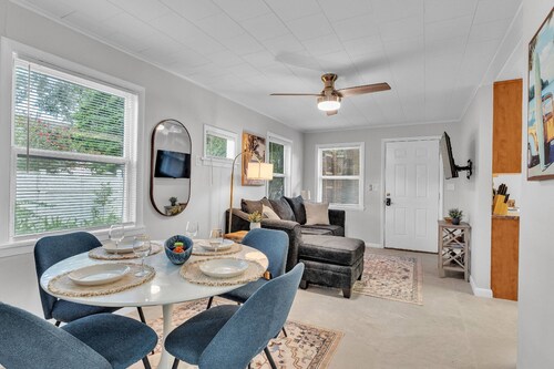Walkable Lakeland Getaway | Near Florida Southern & Lakes | Private Patio & Grill