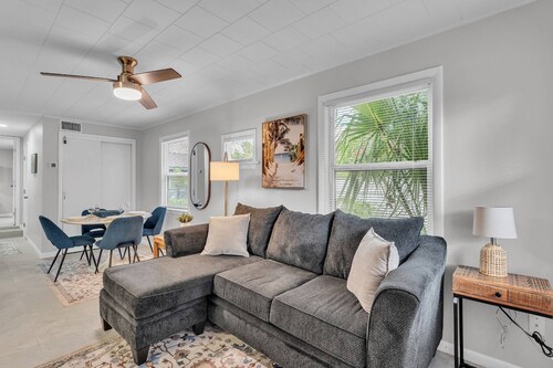 Cozy 2BR Near Lakes & Florida Southern – Private Outdoor BBQ Space in Historic Lakeland