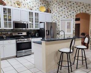 Mikrobølgeovn, ovn, kogeplade, opvaskemaskine