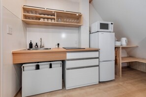 Fridge, microwave, stovetop, cookware/dishes/utensils