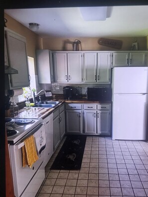 Mikrobølgeovn, ovn, kogeplade, opvaskemaskine