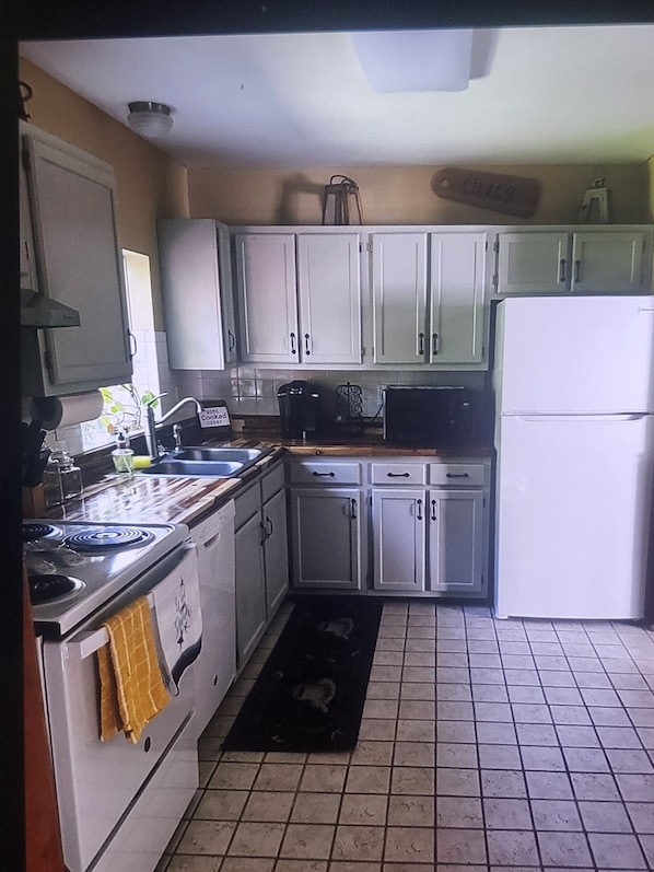 Microwave, oven, stovetop, dishwasher