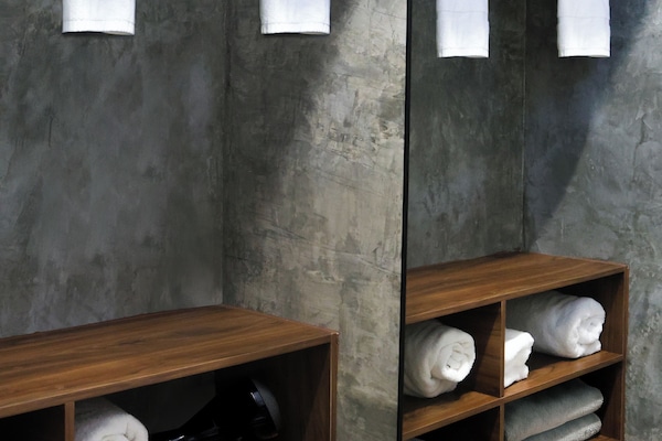 Superior studio, 2 tweepersoonsbedden | Kleerkast