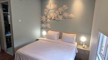 Escritorio, espacio para trabajar con un portátil, wifi gratis