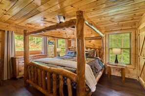 4 bedrooms, desk, iron/ironing board, free WiFi