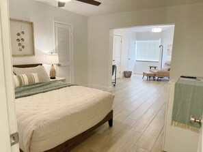 3 chambres, bureau, fer et planche à repasser, lit parapluie